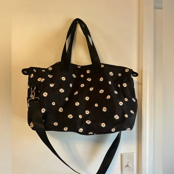 Women’s Daisy Black weekend Duffel Bag - Picture 1 of 8
